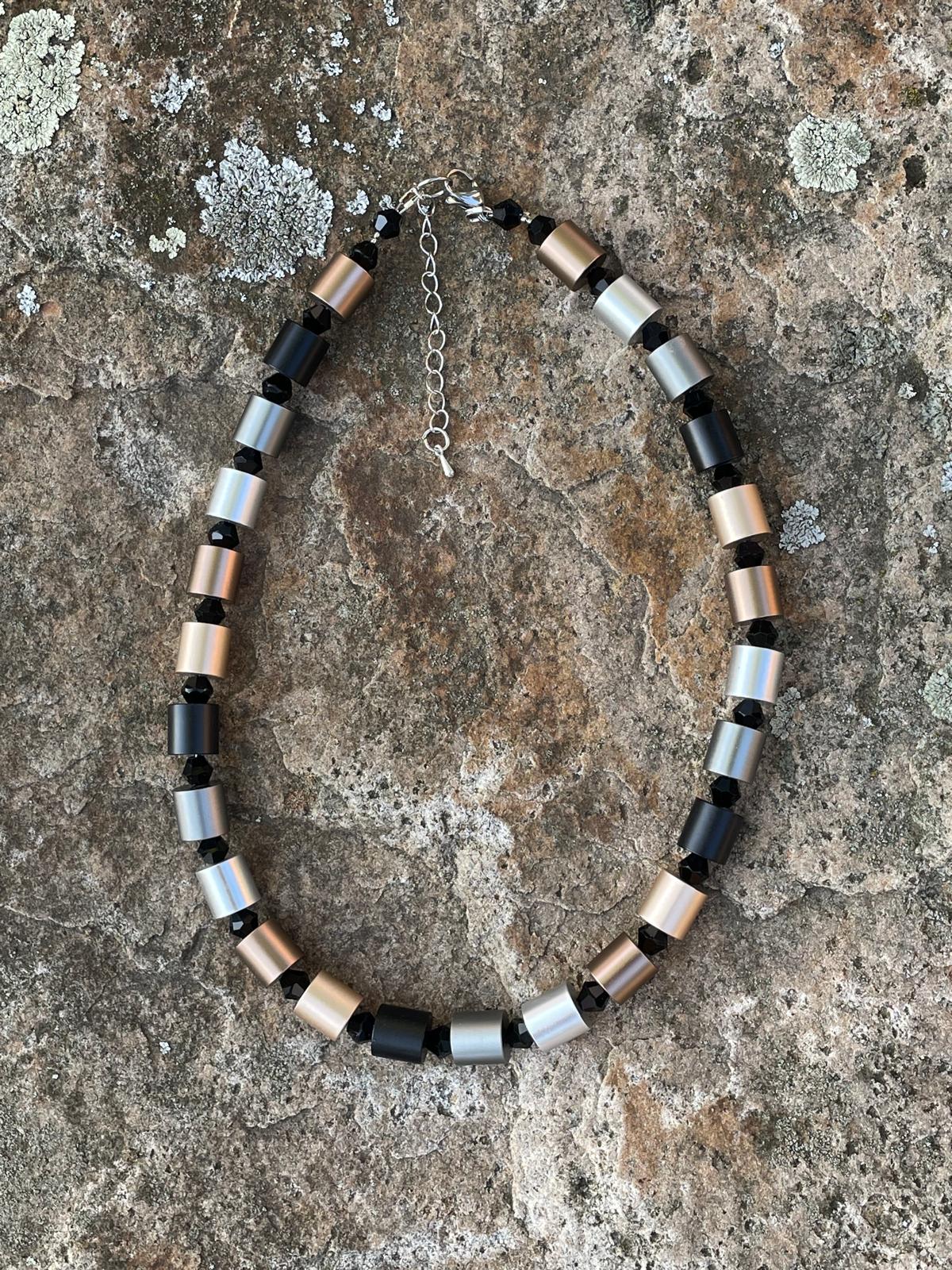 Oval Metallic - Necklace