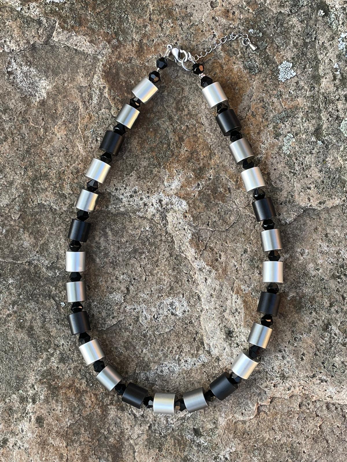 Oval Monotone - Necklace