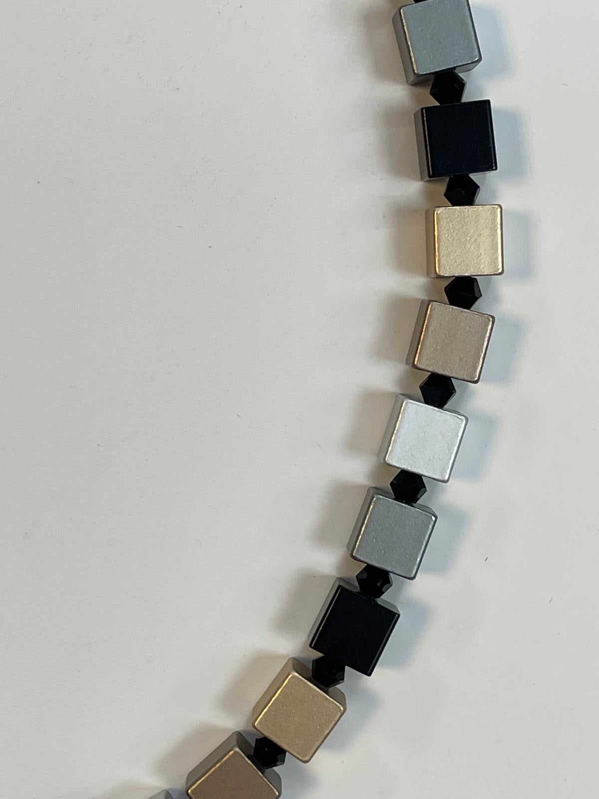 Geometric Metallic - Necklace