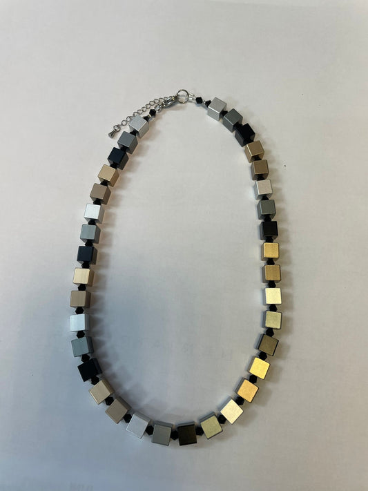 Geometric Necklace - Metallic Trinity