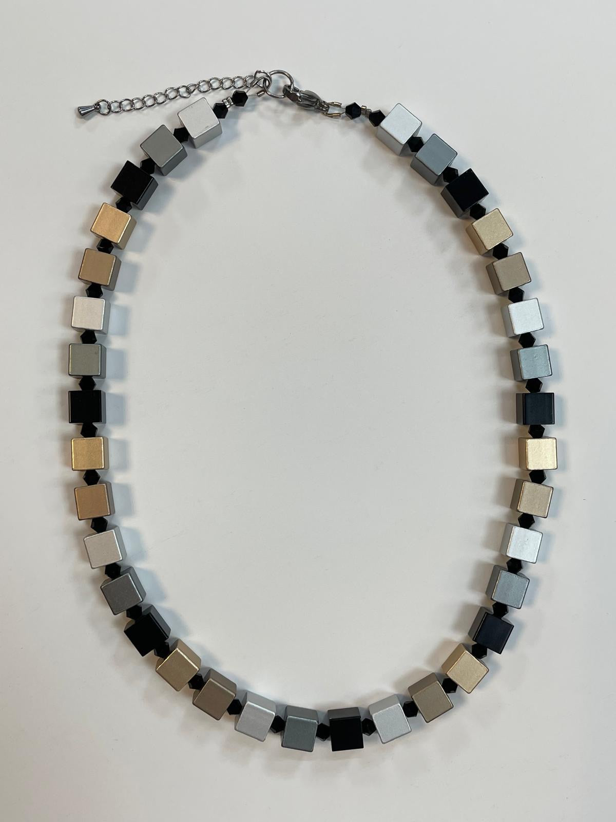 Geometric Metallic - Necklace