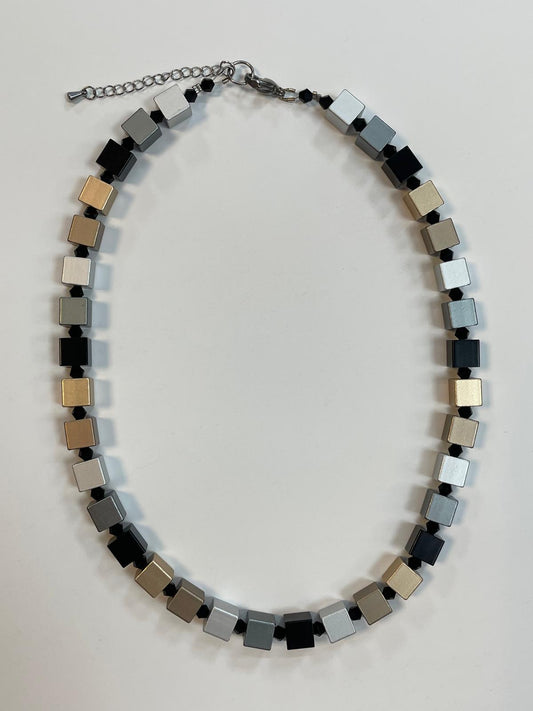 Geometric Metallic - Necklace