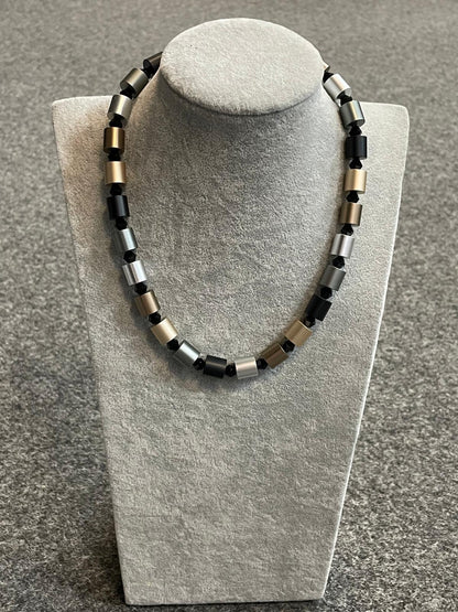Oval Metallic - Necklace
